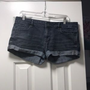 3 for $15 ☀️- Bullhead Black jean shorts